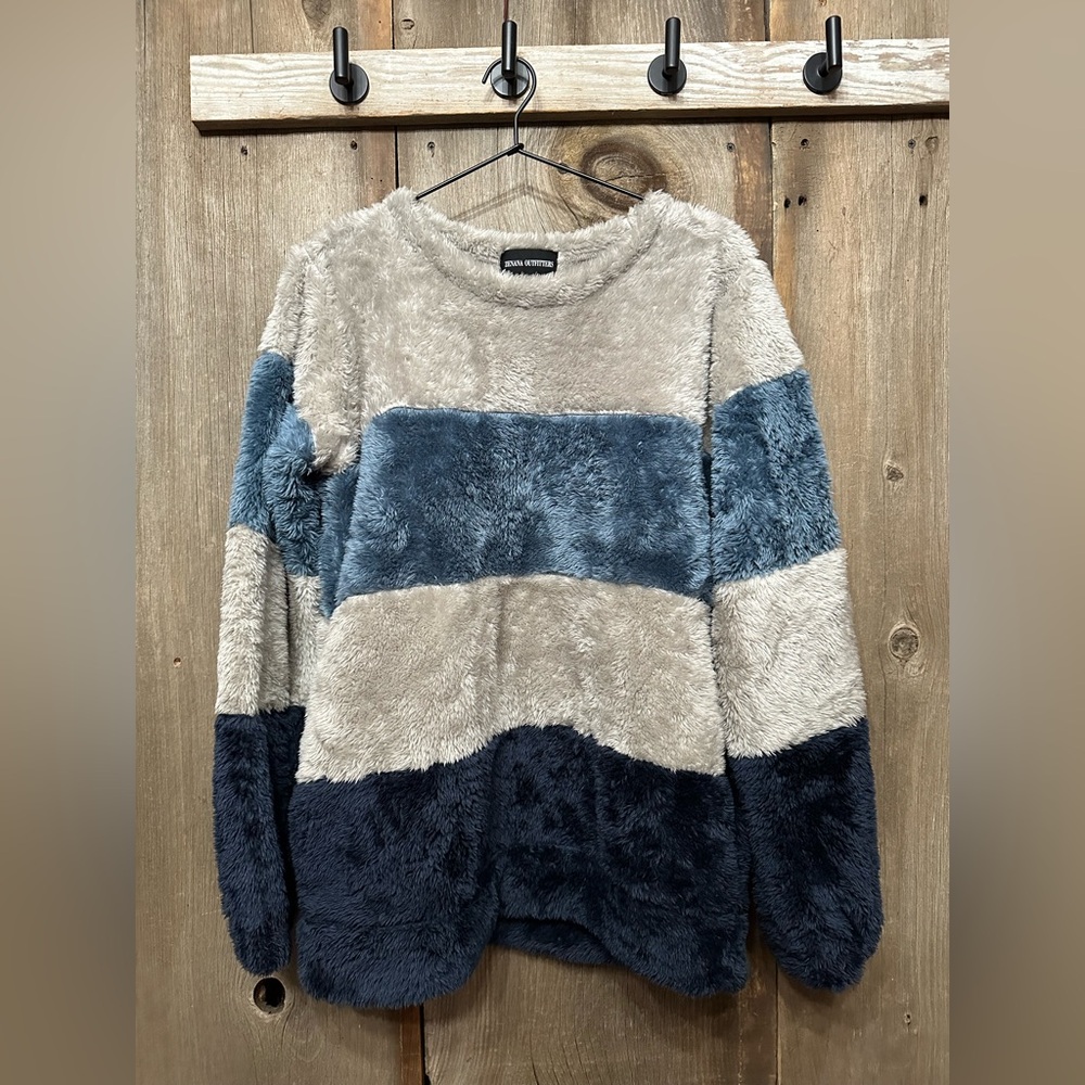 Zenana Outfitters Stripe Furry Top in Blue Size Small Women’s